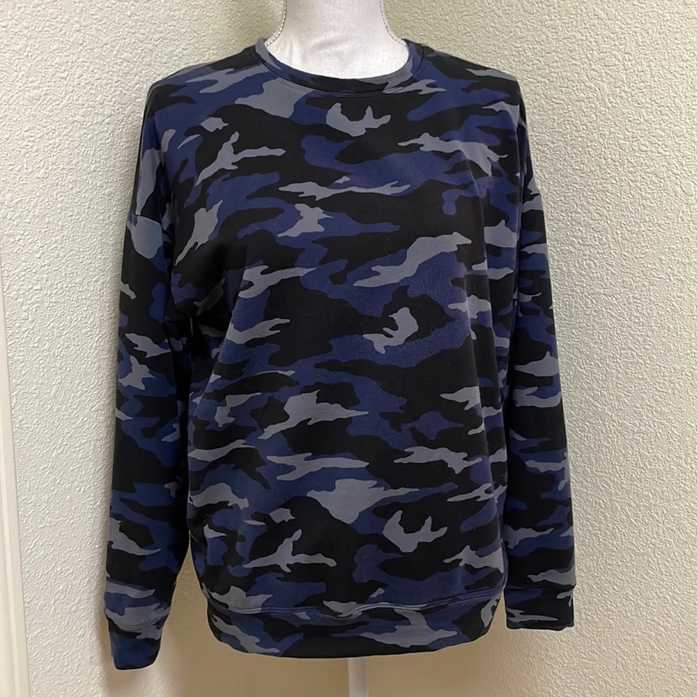 Athleta Triumph Blue Black & Gray Camo Sweatshirt - Picture 3 of 11